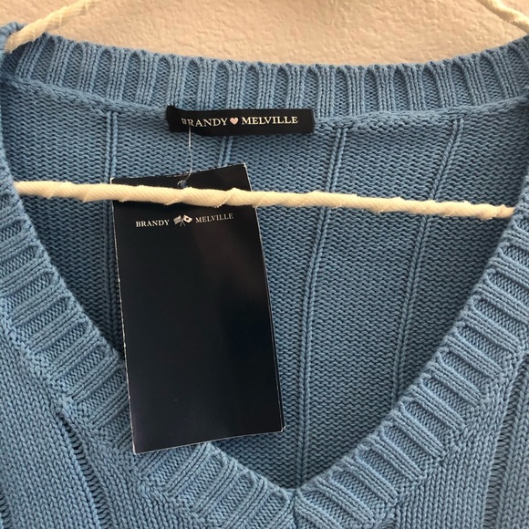 Brandy Melville Blue Cropped Sweater - Picture 2 of 3